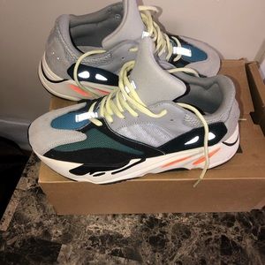 Yeezy boost 700
